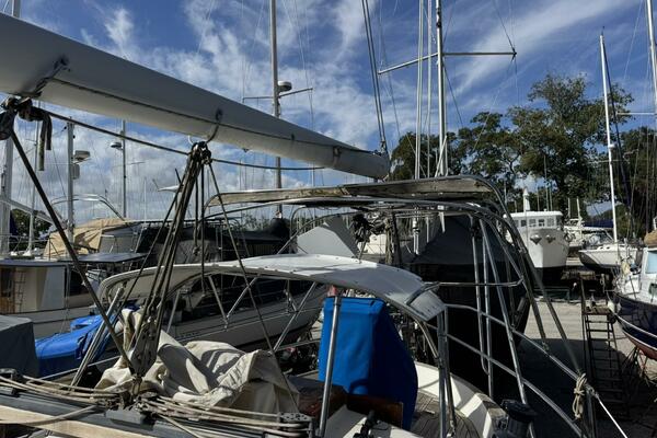 Passport 42ft Tayana Yacht For Sale