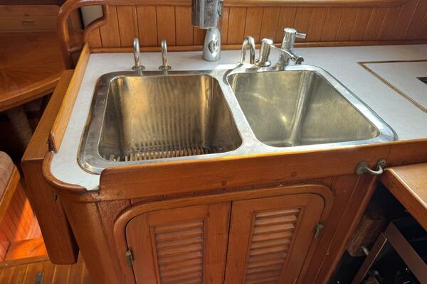 Passport 42ft Tayana Yacht For Sale