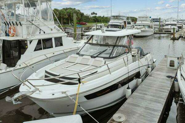 Jeanneau Leader 10.5 Yacht For Sale
