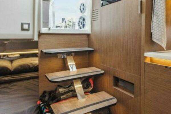 Jeanneau Leader 10.5 Yacht For Sale