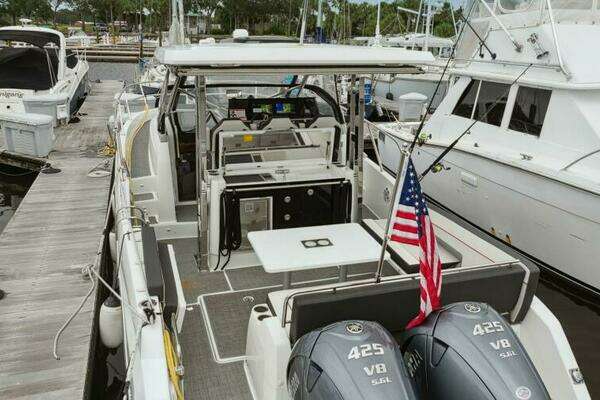 Jeanneau Leader 10.5 Yacht For Sale