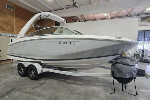 22-ft-Regal-2021-22 Fastech- Muskegon Michigan United States  yacht for sale