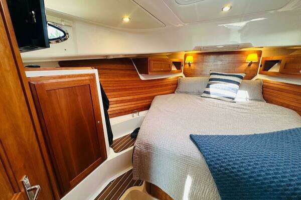 Back Cove 39O Yacht For Sale