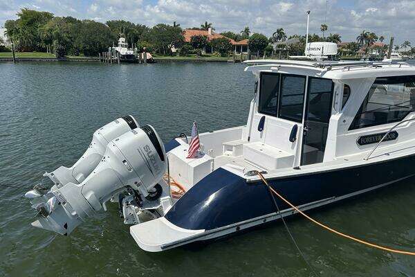 True North 34 Outboard Express Yacht For Sale