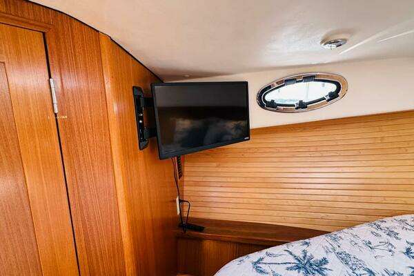 True North 34 Outboard Express Yacht For Sale
