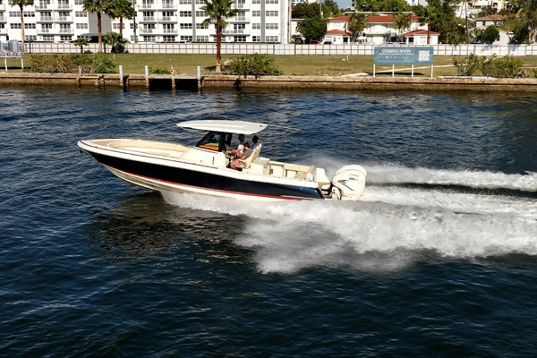 Lilaia 34ft Chris Craft Yacht For Sale