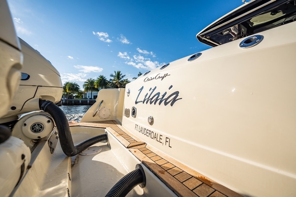 Lilaia 34ft Chris Craft Yacht For Sale