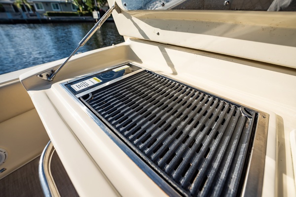 Lilaia 34ft Chris Craft Yacht For Sale