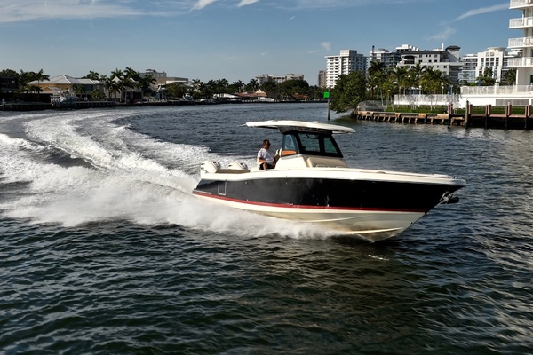 Lilaia 34ft Chris Craft Yacht For Sale