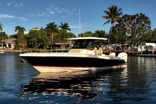 Lilaia 34ft Chris Craft Yacht For Sale