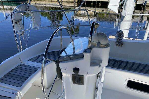 Photo of the 2000 Beneteau Oceanis 311