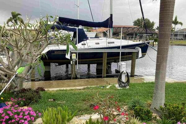 32-ft-Beneteau-2000-Oceanis 311- Punta Gorda Florida United States  yacht for sale
