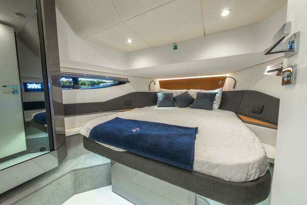 Azimut 47 Verve Yacht For Sale