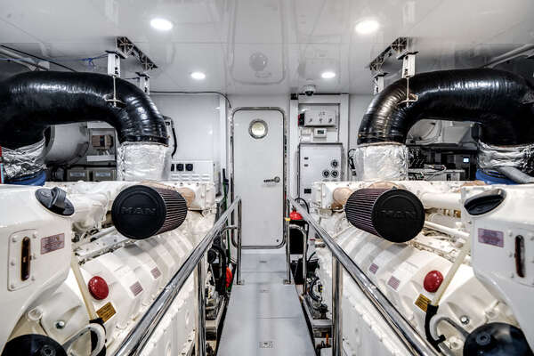 Ocean Alexander 32L Yacht For Sale