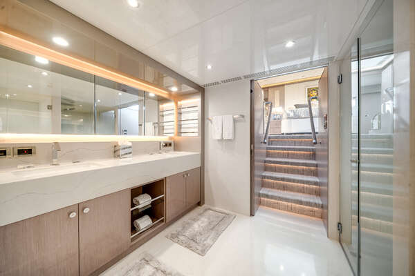 Ocean Alexander 32L Yacht For Sale