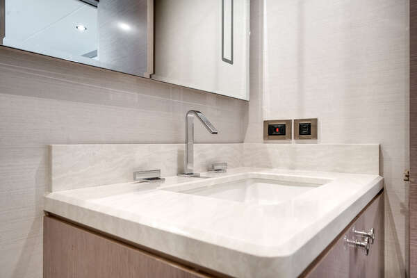 Ocean Alexander 32L Yacht For Sale