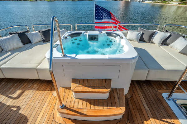 Ocean Alexander 32L Yacht For Sale