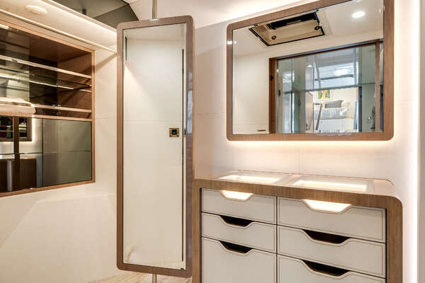 Ocean Alexander 32L Yacht For Sale