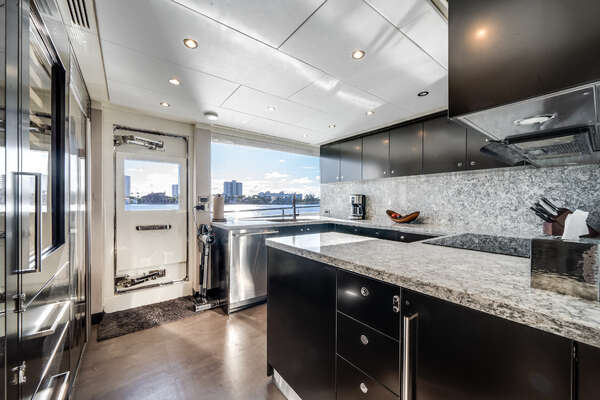 Ocean Alexander 32L Yacht For Sale