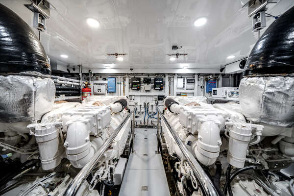 Ocean Alexander 32L Yacht For Sale