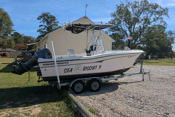 Photo of the 2002 Grady-White 209 Escape "Sea Biscuit II"