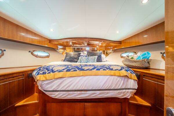 2007 Ocean Alexander 52