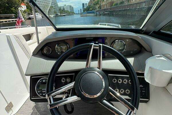 Photo of the 2020 Four Winns HD 240 OB