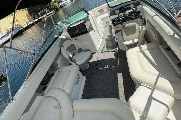 Photo of the 2020 Four Winns HD 240 OB