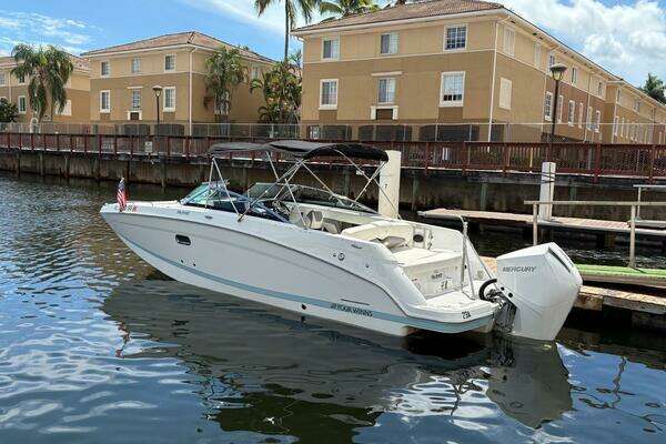 24ft Four Winns Yacht For Sale