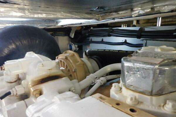 Sea Ray 480 Sedan Bridge Yacht For Sale