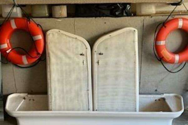 Sea Ray 480 Sedan Bridge Yacht For Sale