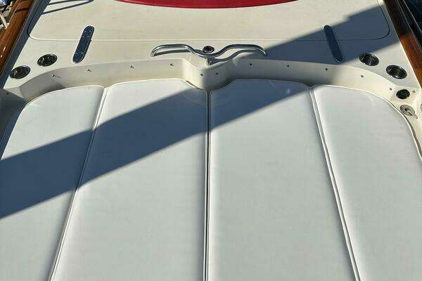 Hinckley Talaria 38 Runabout Convertible Yacht For Sale