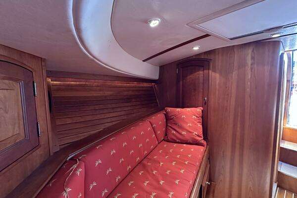 Hinckley Talaria 38 Runabout Convertible Yacht For Sale