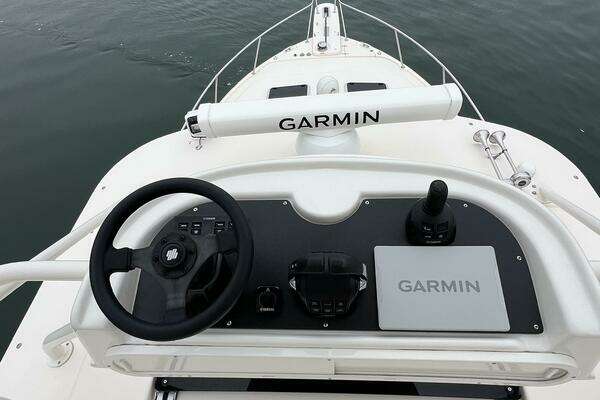 Grady-White 370 Express Yacht For Sale