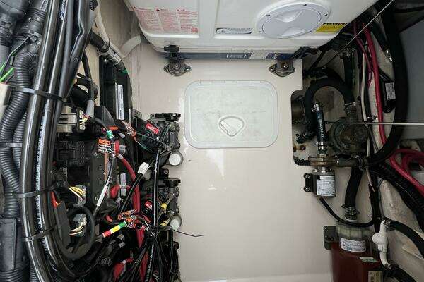 Grady-White 370 Express Yacht For Sale