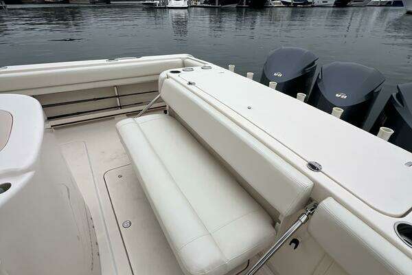 Grady-White 370 Express Yacht For Sale