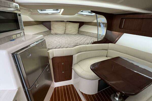 Grady-White 370 Express Yacht For Sale