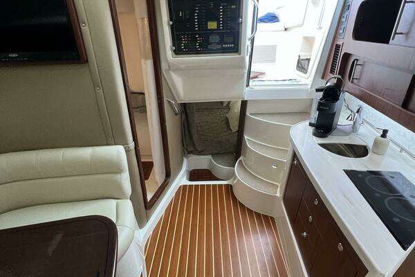Grady-White 370 Express Yacht For Sale