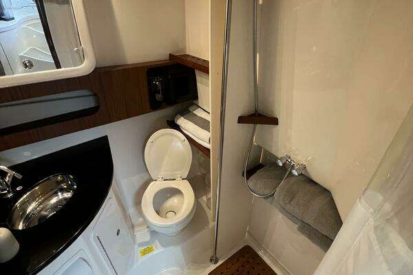 Grady-White 370 Express Yacht For Sale