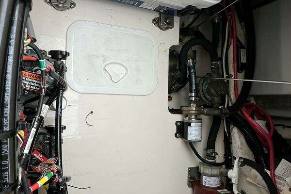 Grady-White 370 Express Yacht For Sale