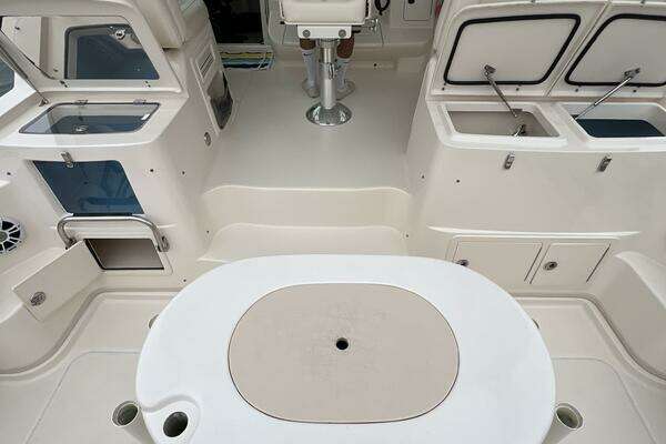 Grady-White 370 Express Yacht For Sale