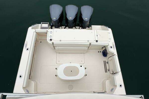 Grady-White 370 Express Yacht For Sale