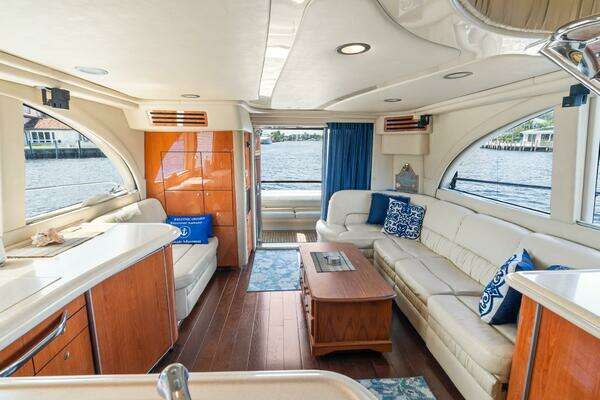 Sea Ray 540 Cockpit Motor Yacht Yacht For Sale