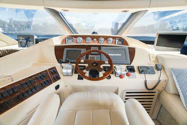 Sea Ray 540 Cockpit Motor Yacht Yacht For Sale