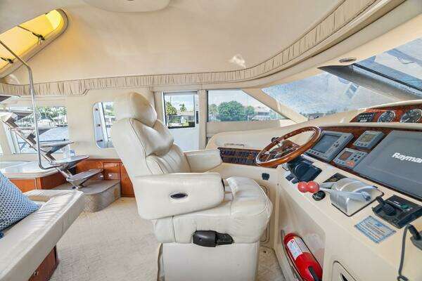 Sea Ray 540 Cockpit Motor Yacht Yacht For Sale