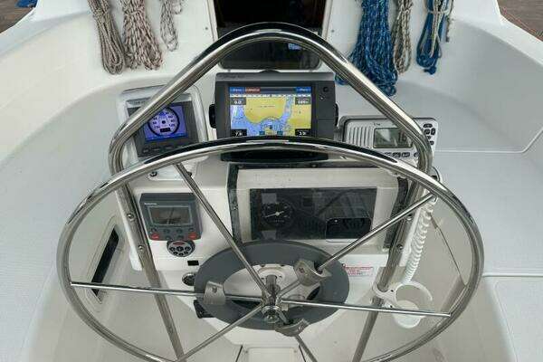 Photo of the 1995 Hunter 336 "Gingerly"