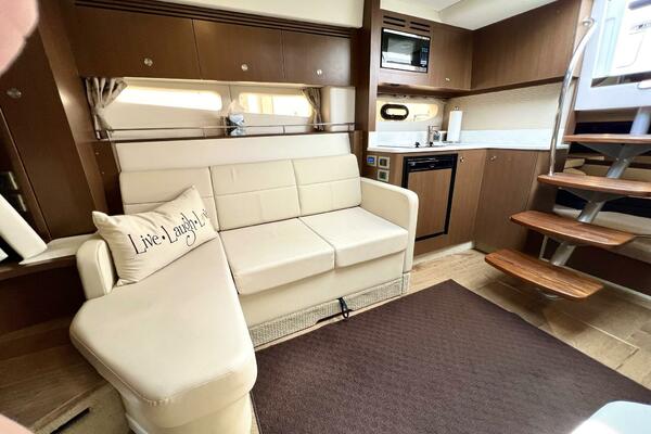 35ft Sea Ray Yacht For Sale