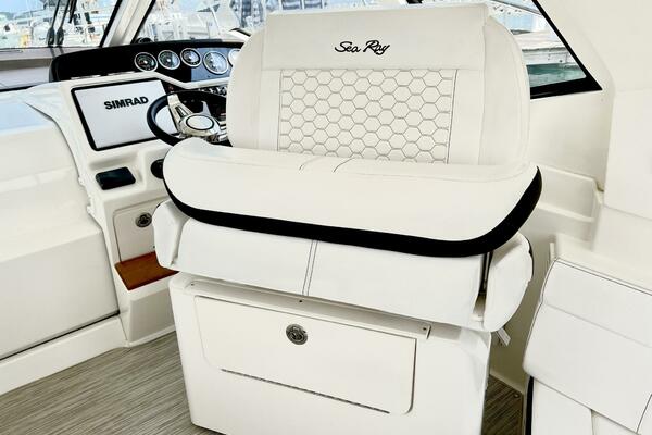 35ft Sea Ray Yacht For Sale