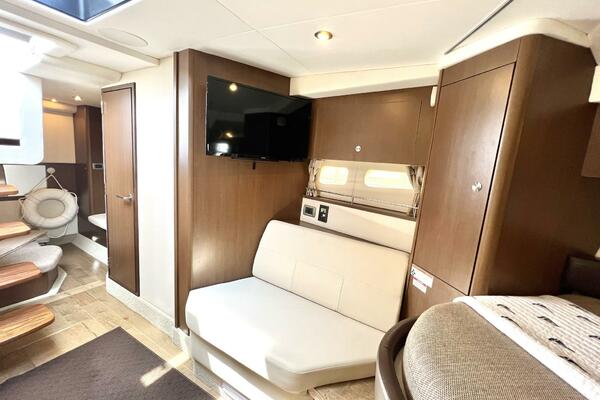 35ft Sea Ray Yacht For Sale