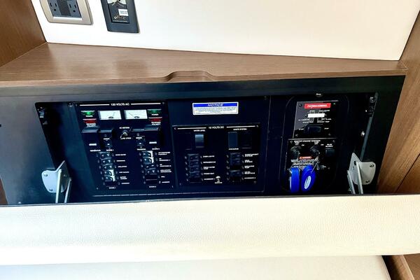 35ft Sea Ray Yacht For Sale